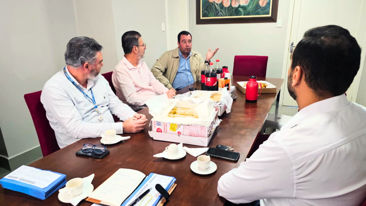 Hospital Cristo Rei realiza entrega de cartões de Vale-Alimentação